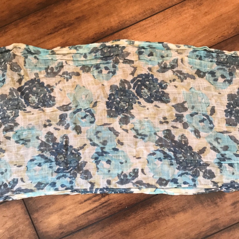 Scarf - Picture 2 of 2